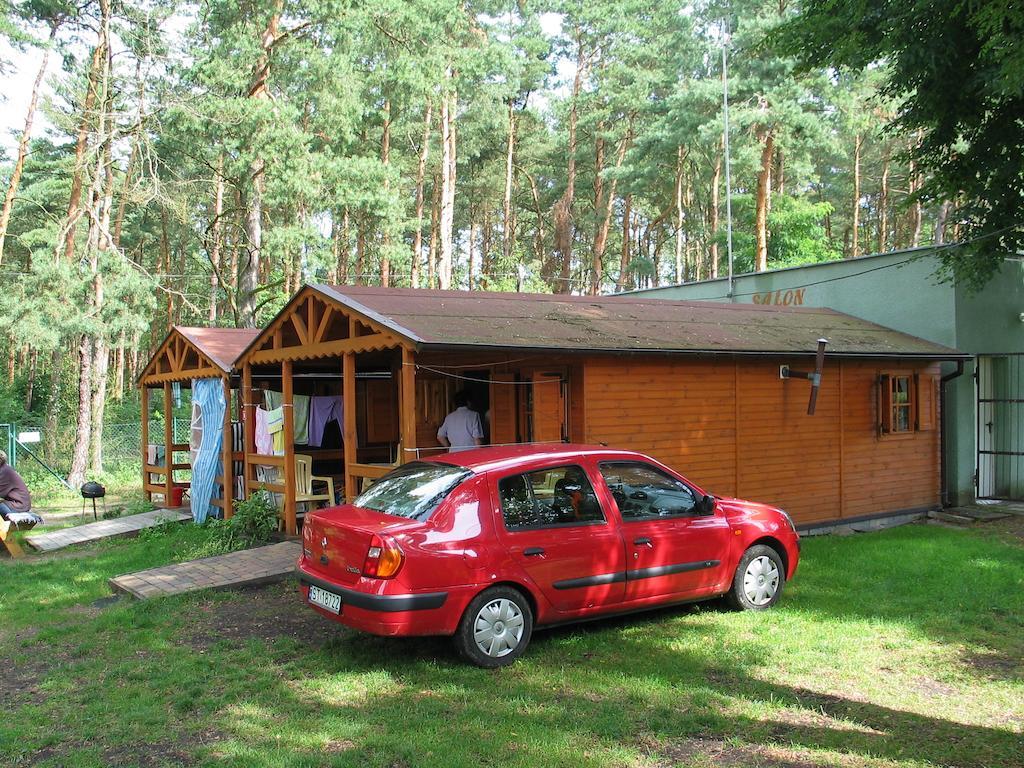 Отель Osrodek Wypoczynkowy Jelonek Вольштын Экстерьер фото